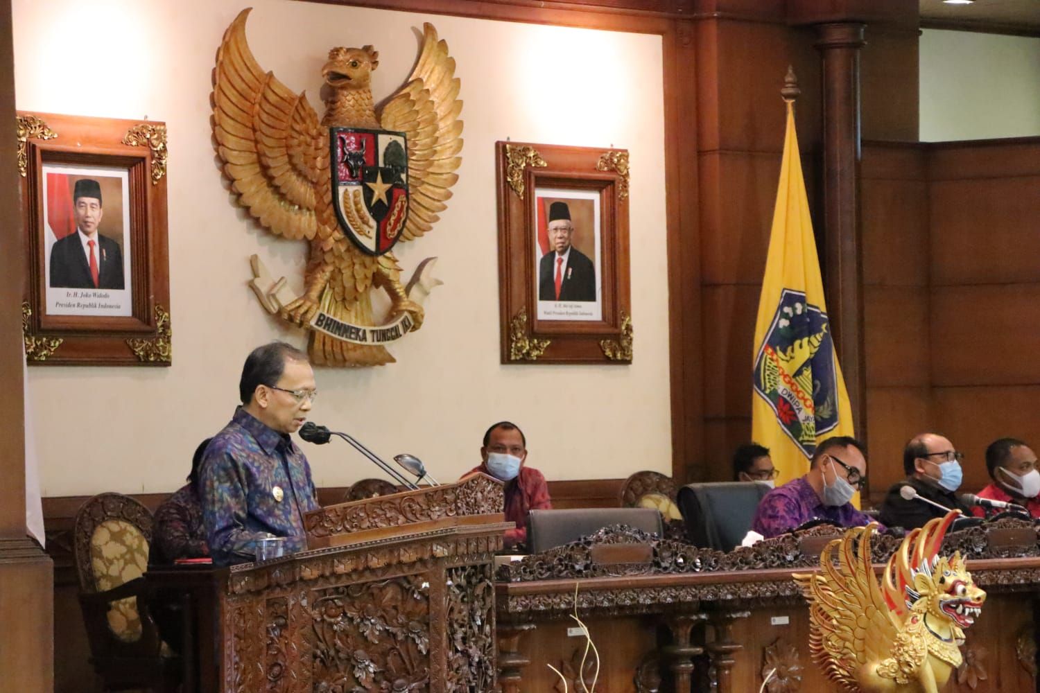 podiumnews.com-Tiga Renperda Disetujui, Gubernur Koster Ajukan Lima Ranperda Baru ke Dewan